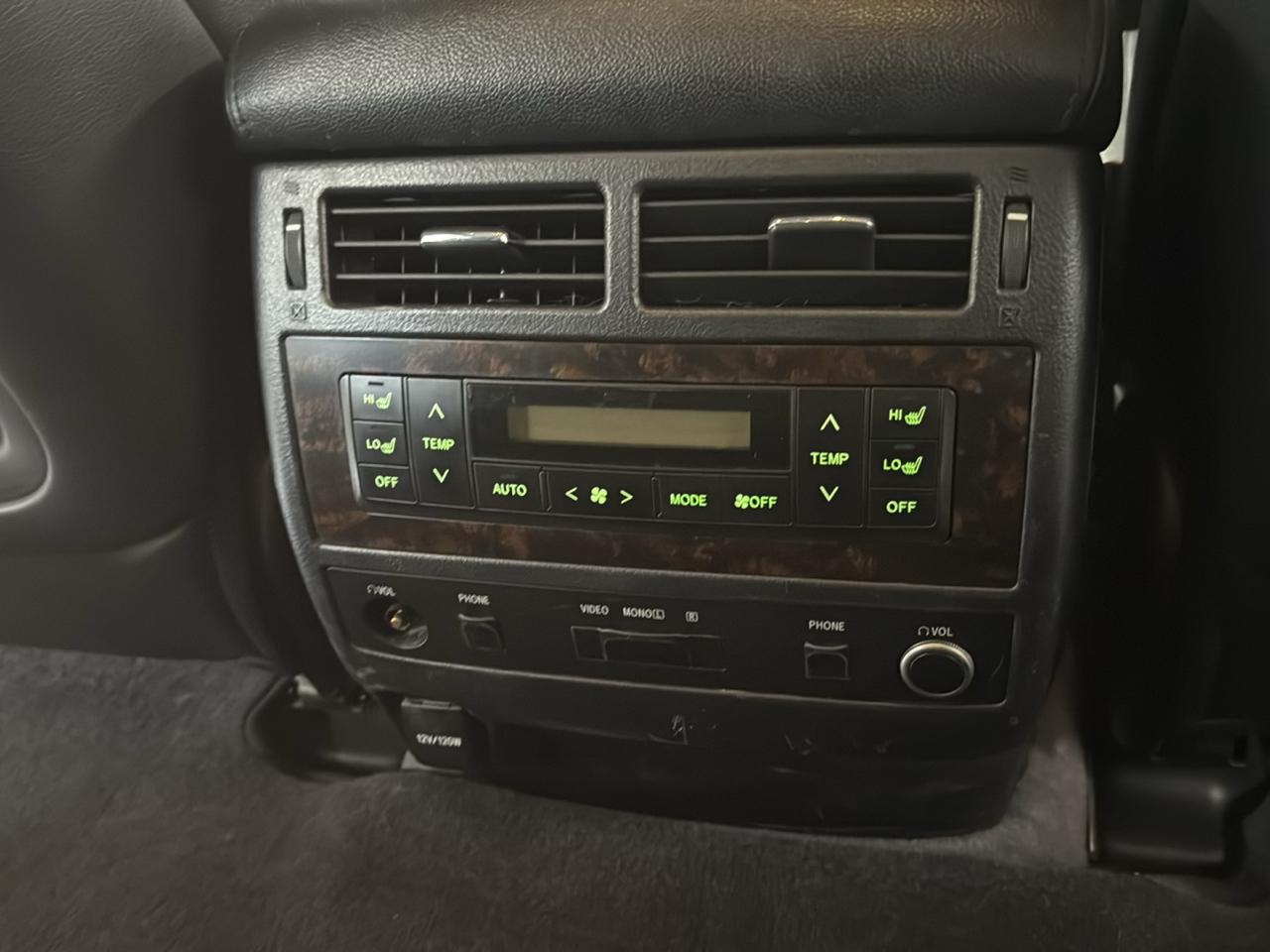 Toyota Land Cruiser 4WD 2013