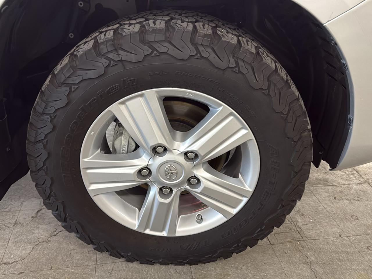 Toyota Land Cruiser 4WD 2013