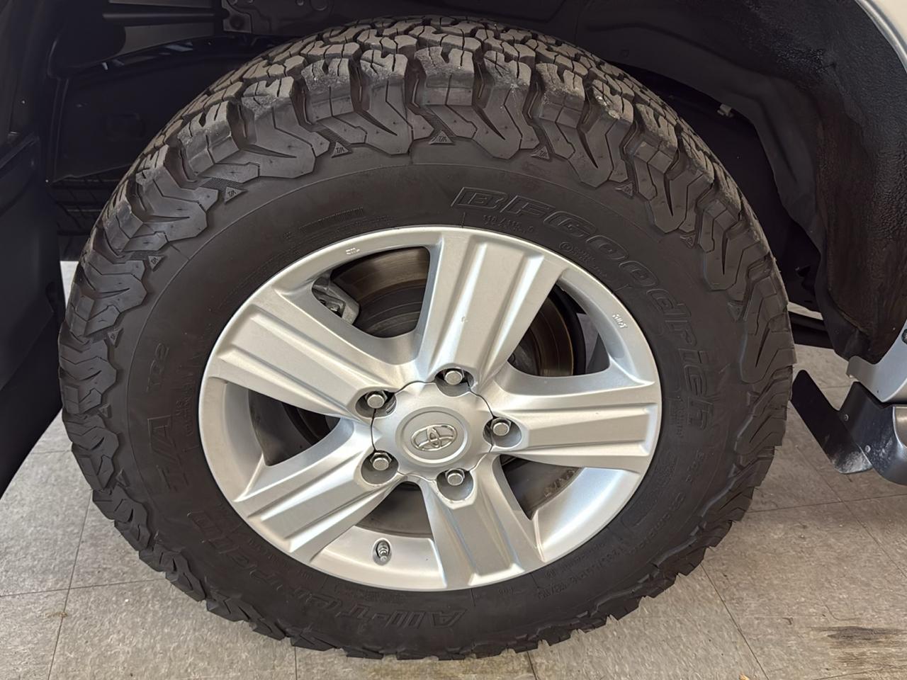 Toyota Land Cruiser 4WD 2013