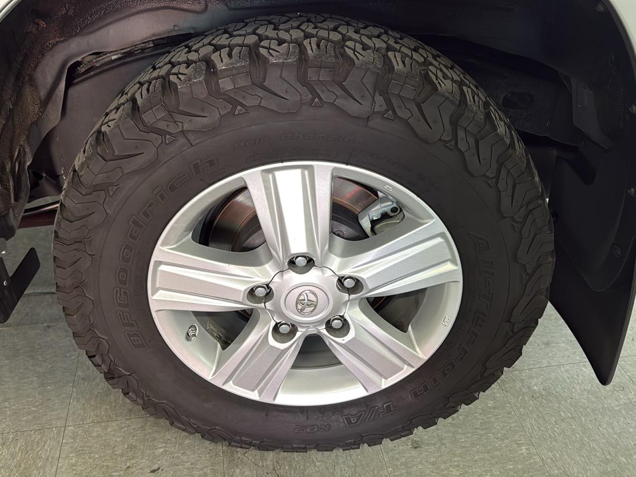 Toyota Land Cruiser 4WD 2013
