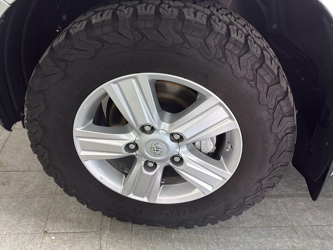 Toyota Land Cruiser 4WD 2013