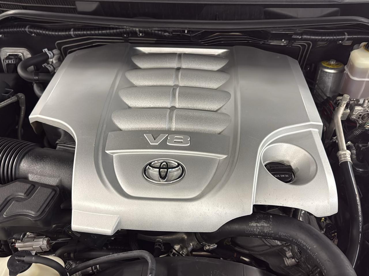 Toyota Land Cruiser 4WD 2013