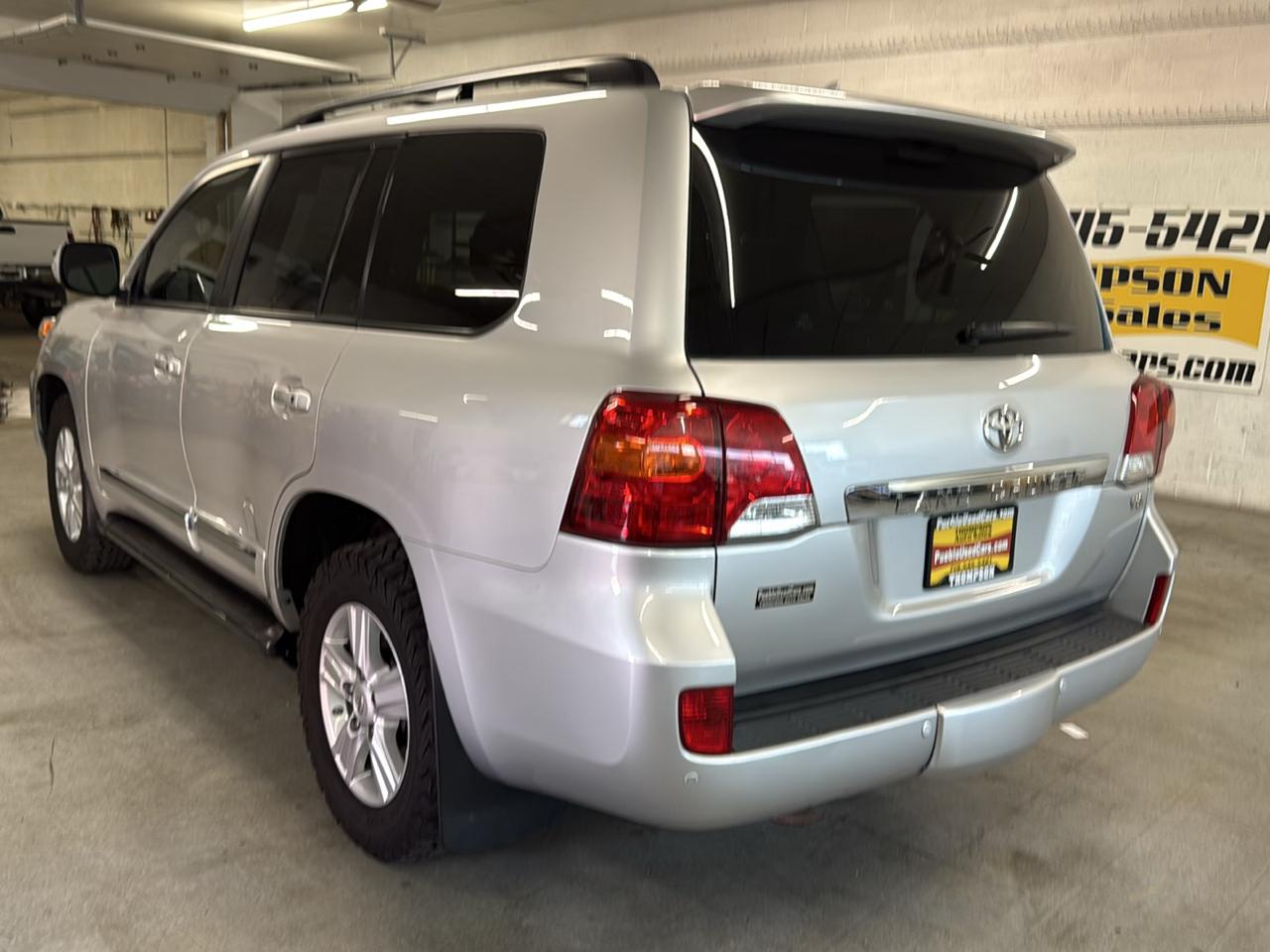 Toyota Land Cruiser 4WD 2013
