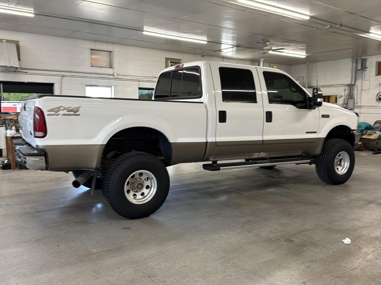 Ford F-350 SD Lariat Crew Cab 4WD 2002