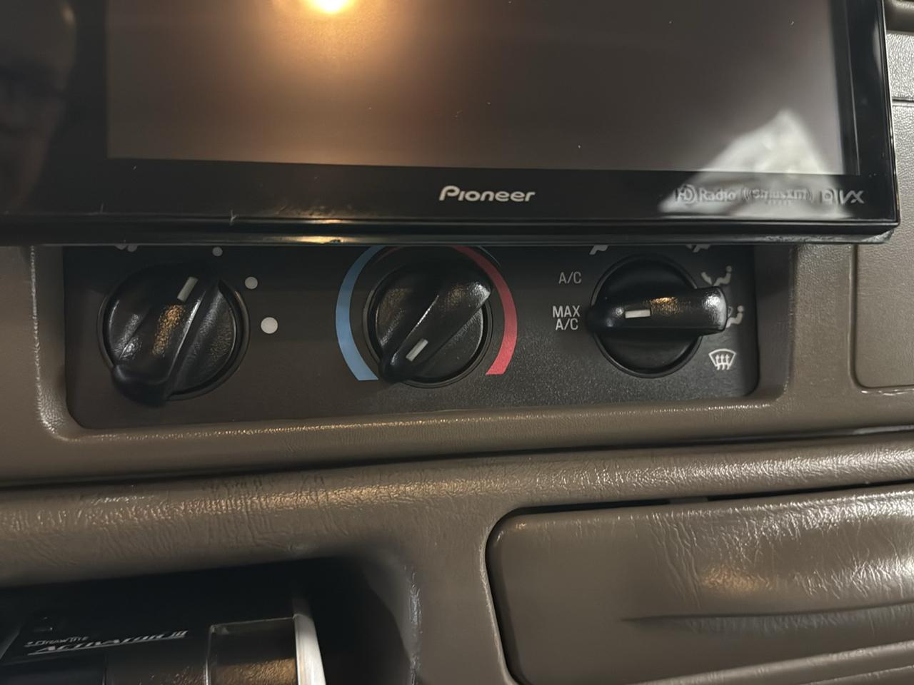 Ford F-350 SD Lariat Crew Cab 4WD 2002
