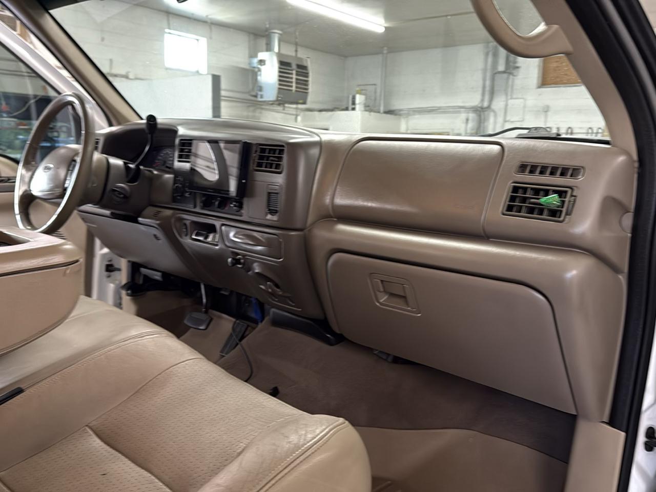 Ford F-350 SD Lariat Crew Cab 4WD 2002