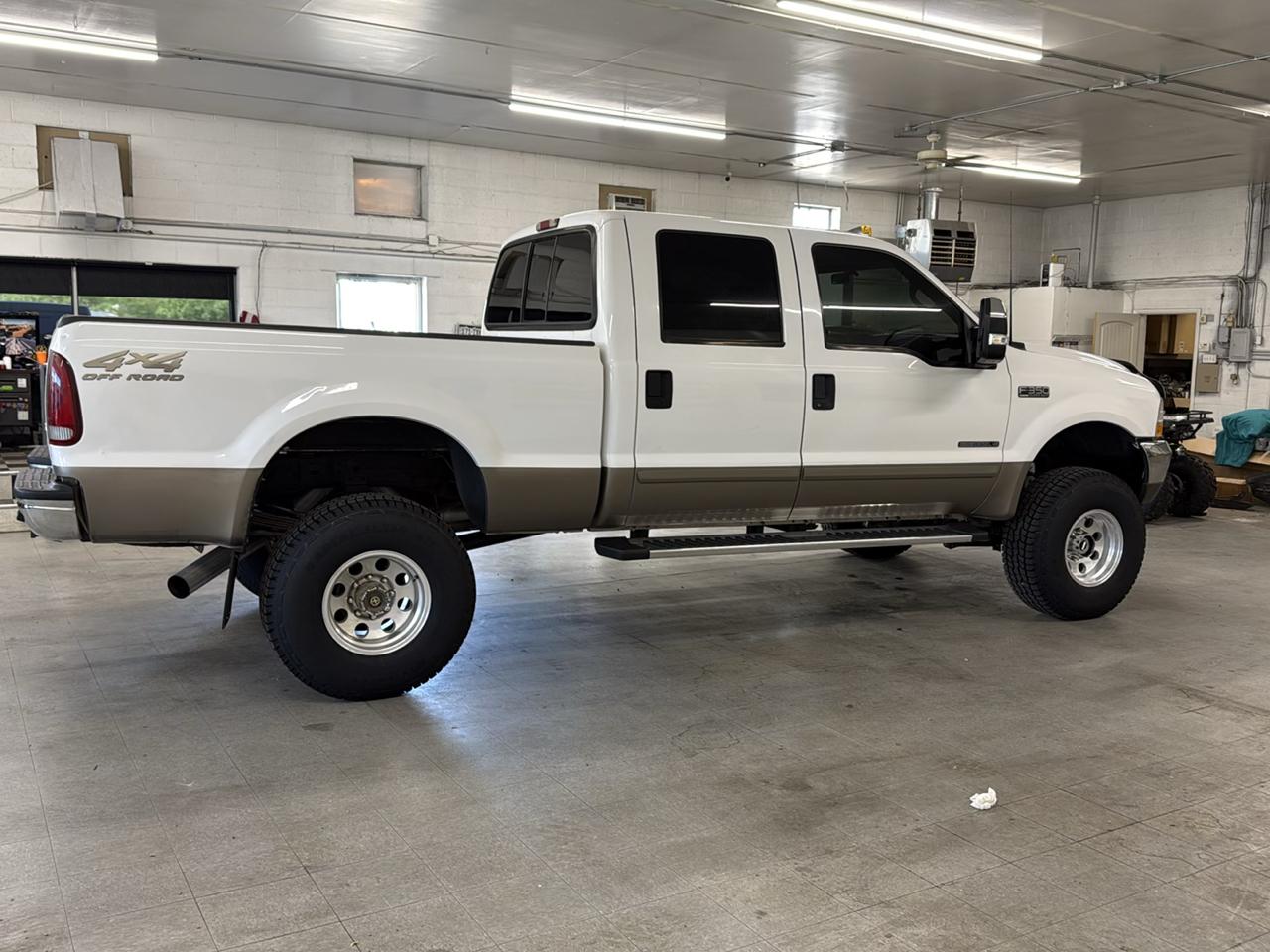 Ford F-350 SD Lariat Crew Cab 4WD 2002