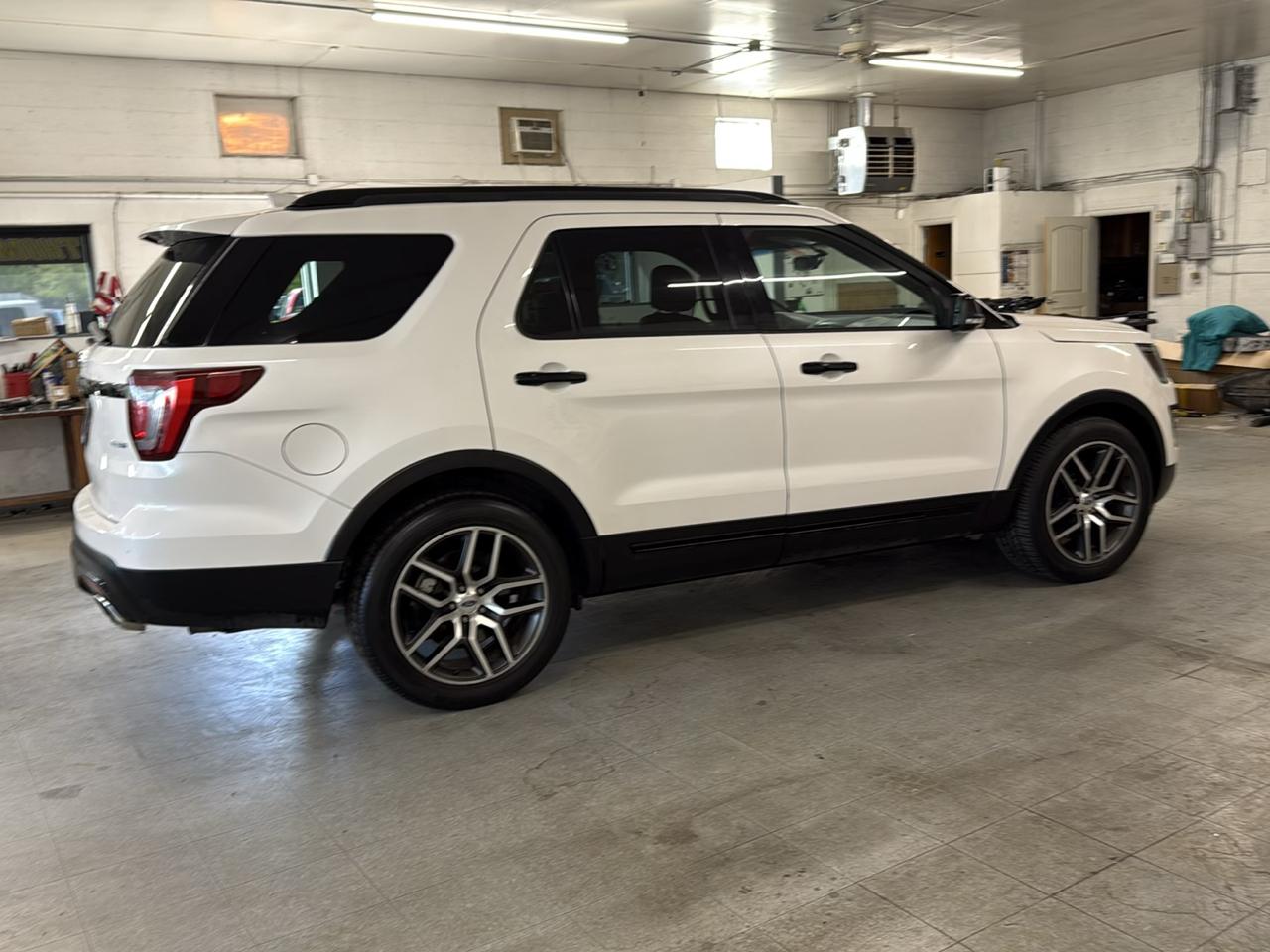 Ford Explorer Sport 4WD 2016