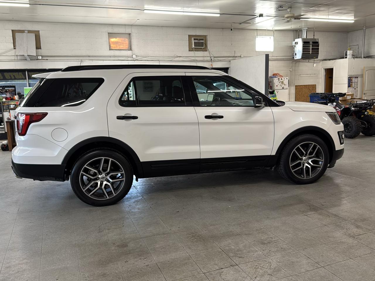 Ford Explorer Sport 4WD 2016
