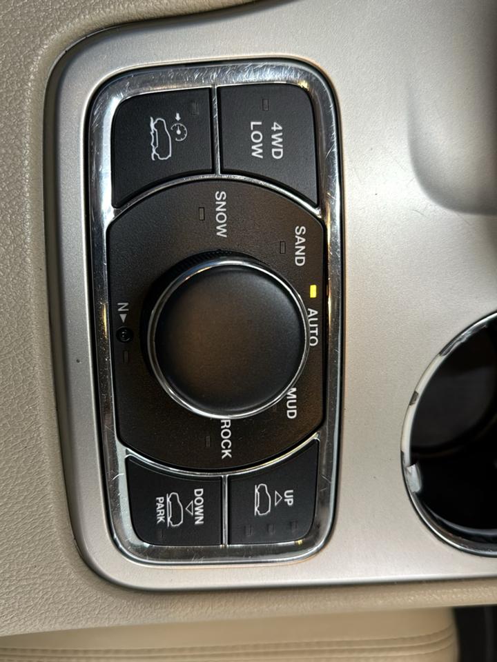 Jeep Grand Cherokee Overland 4WD 2015