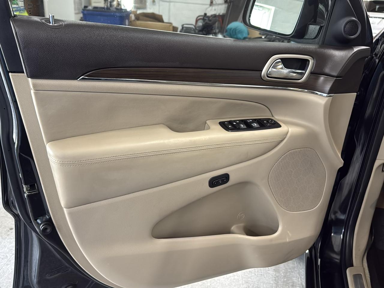 Jeep Grand Cherokee Overland 4WD 2015