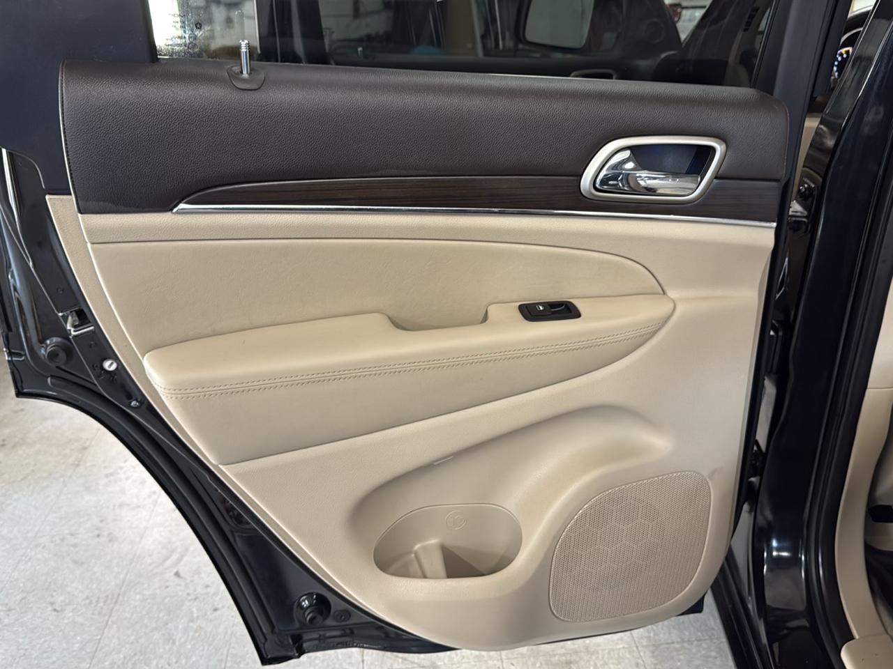 Jeep Grand Cherokee Overland 4WD 2015