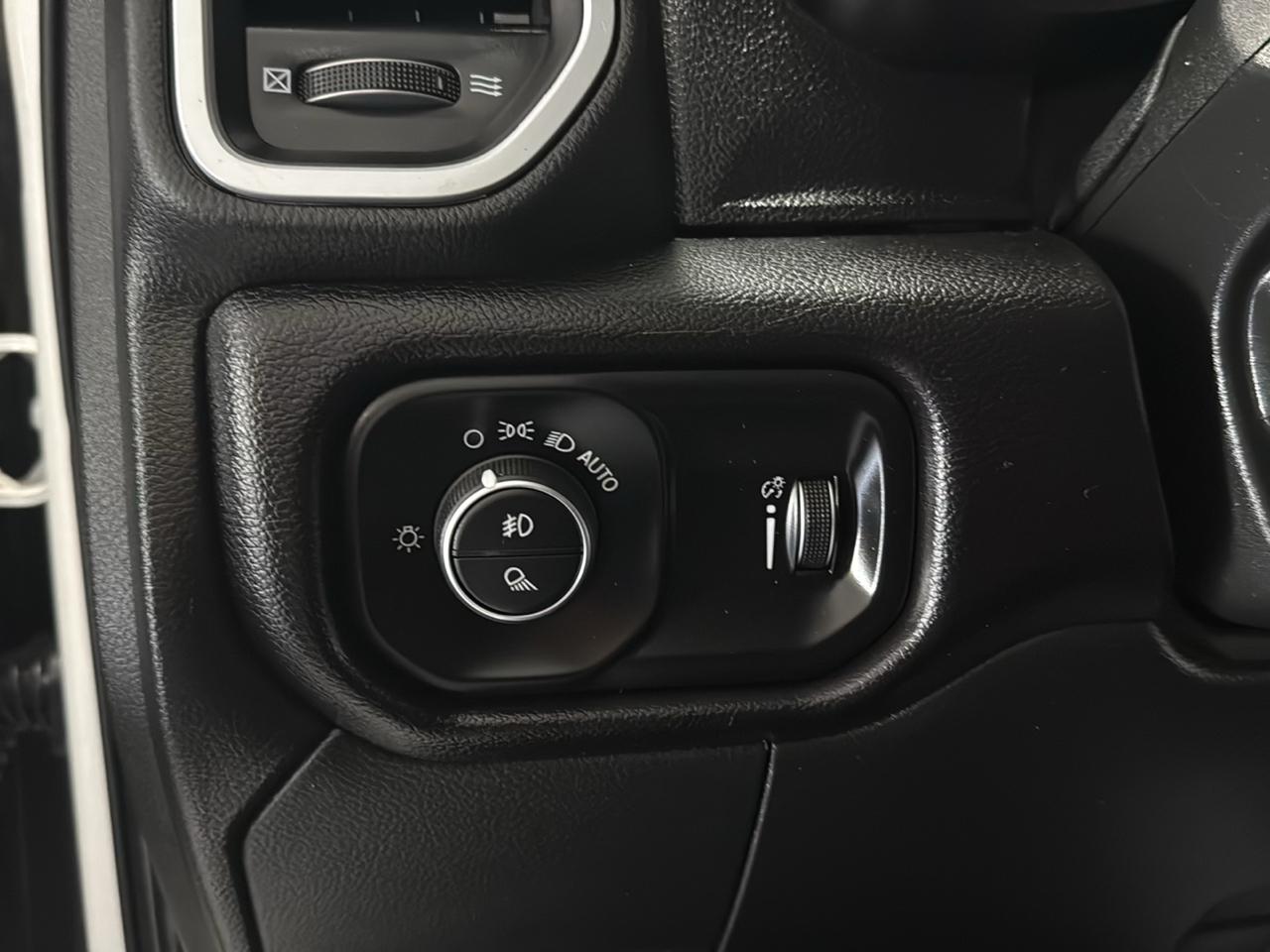 RAM 2500 Big Horn Crew Cab 4WD 2024