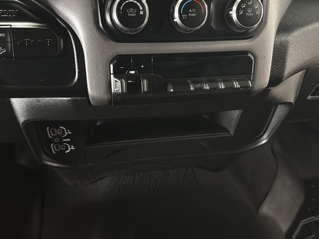 RAM 2500 Big Horn Crew Cab 4WD 2024