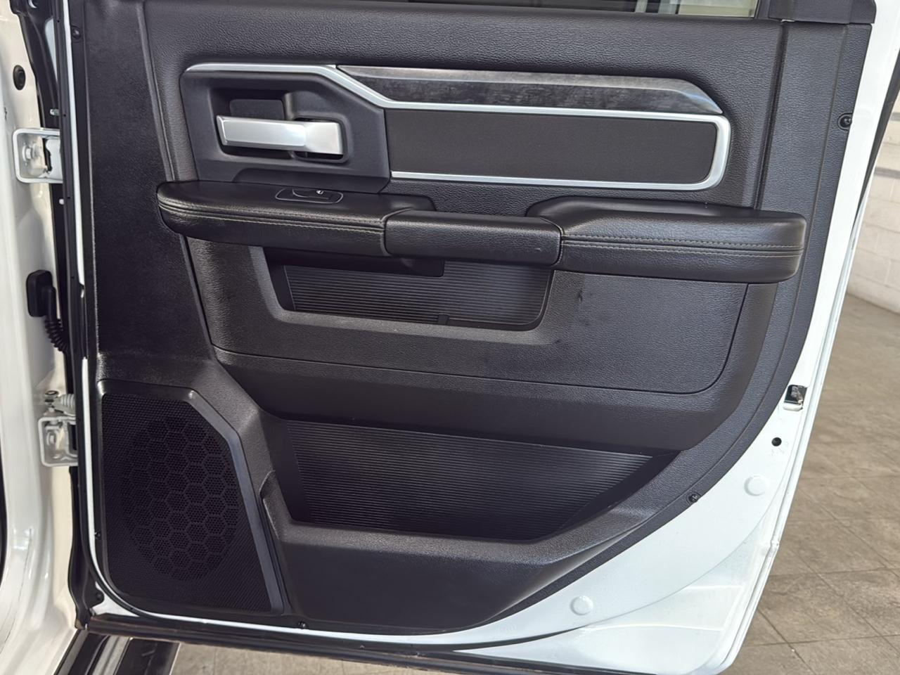 RAM 2500 Big Horn Crew Cab 4WD 2024