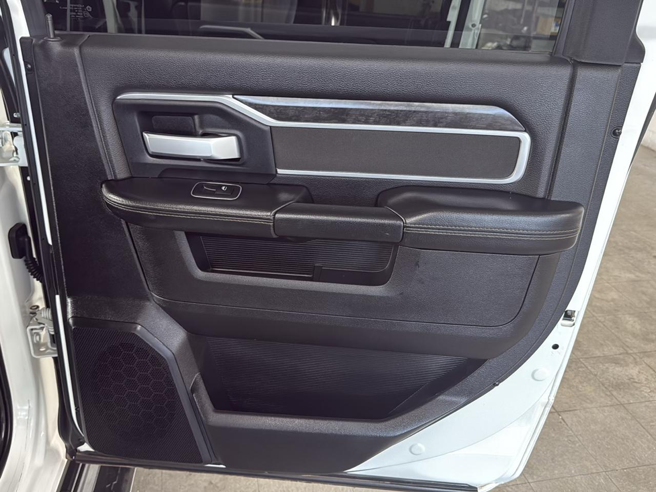 RAM 2500 Big Horn Crew Cab 4WD 2024
