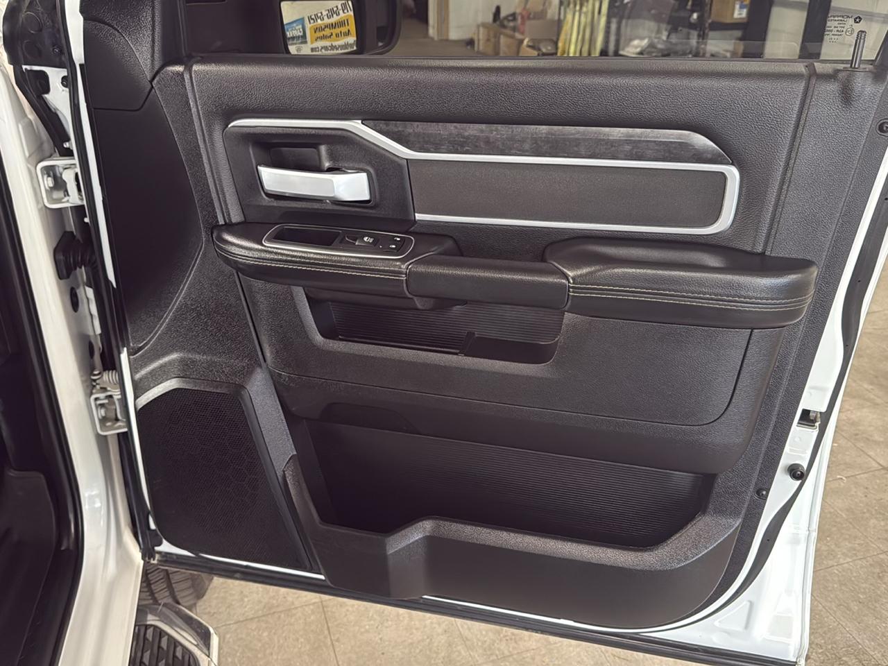 RAM 2500 Big Horn Crew Cab 4WD 2024