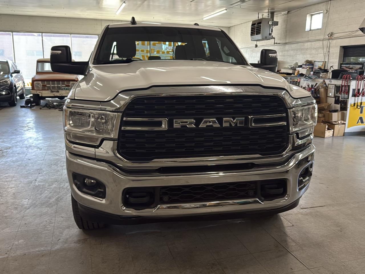 RAM 2500 Big Horn Crew Cab 4WD 2024