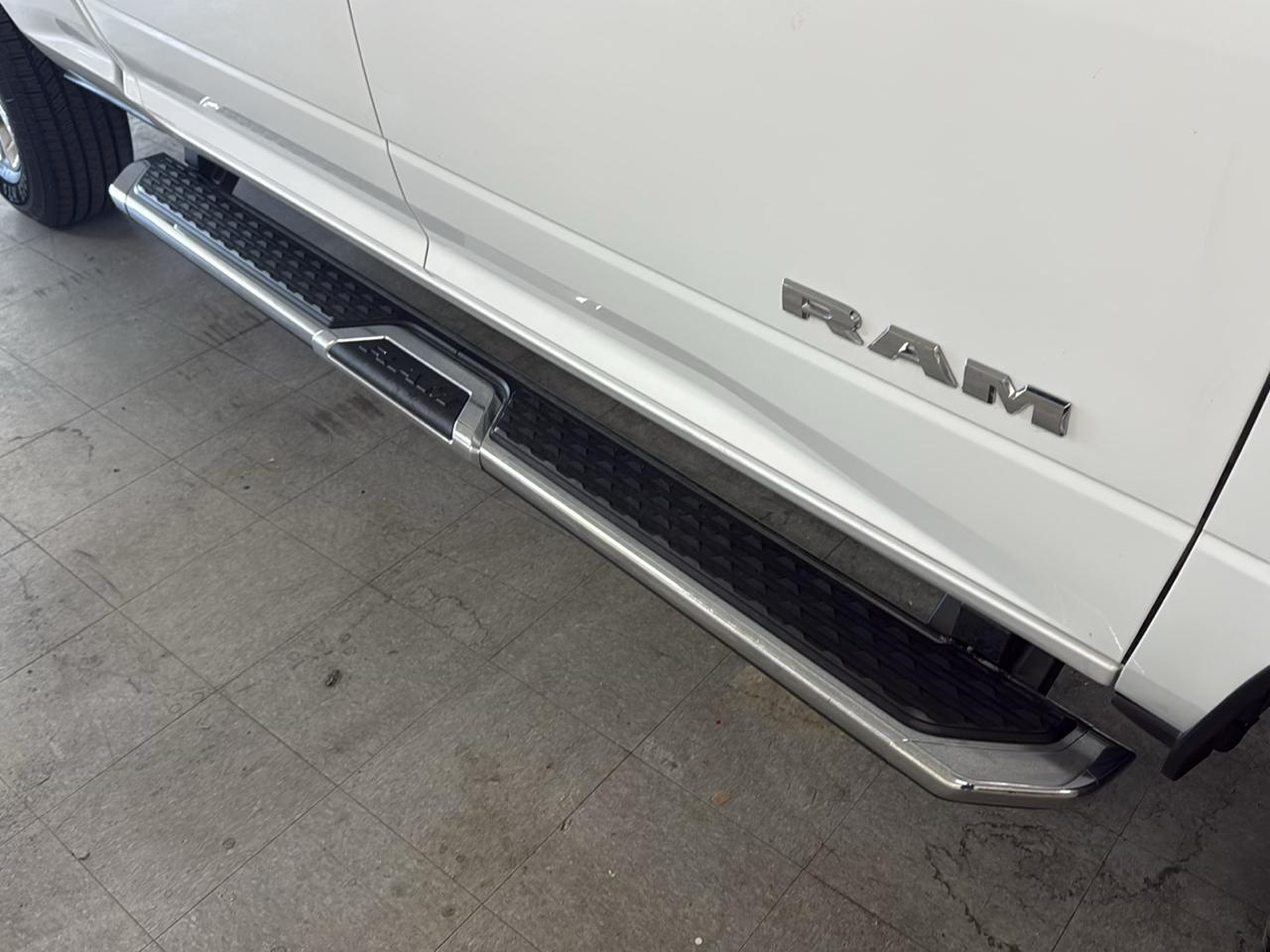 RAM 2500 Big Horn Crew Cab 4WD 2024