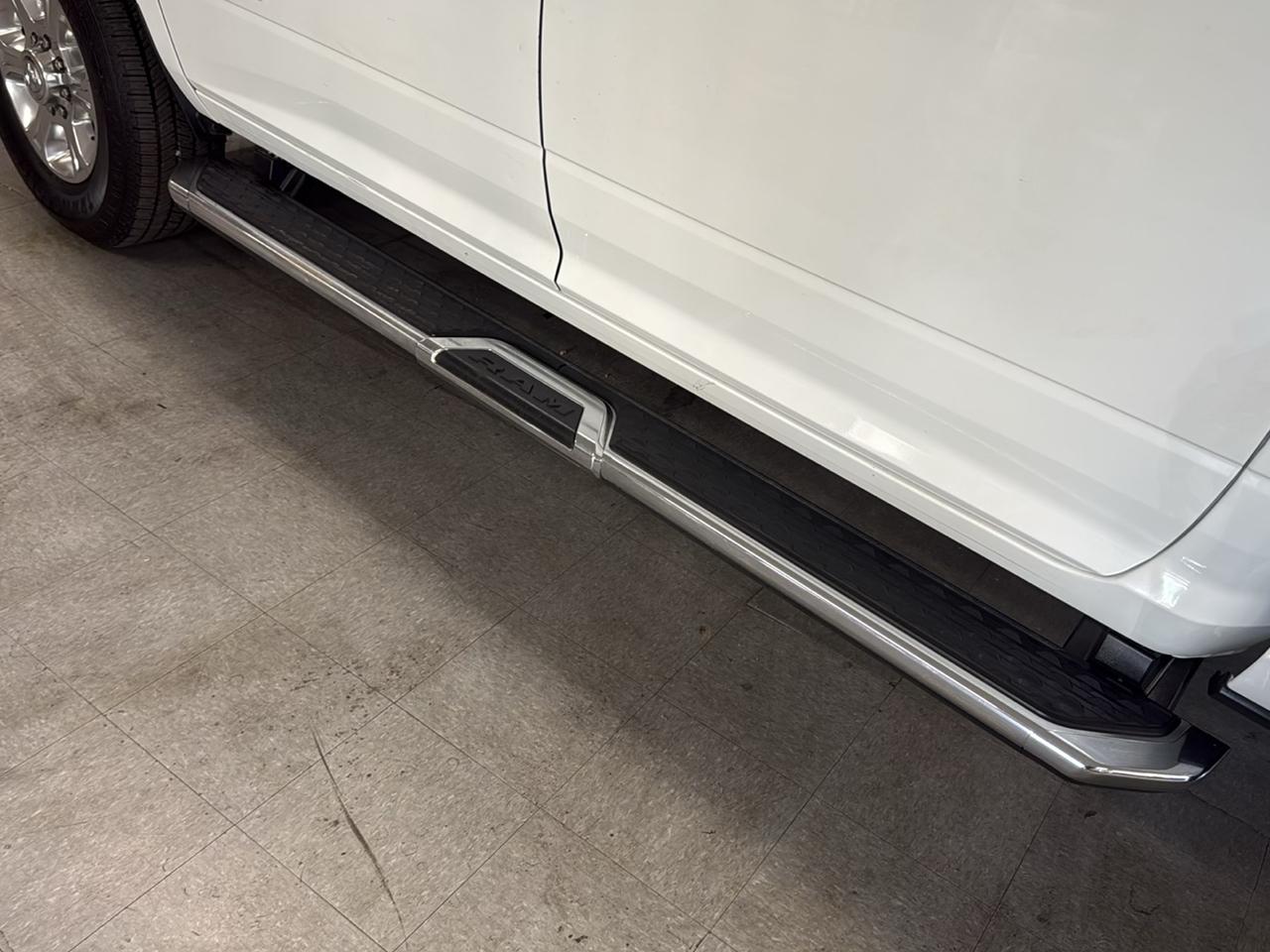RAM 2500 Big Horn Crew Cab 4WD 2024