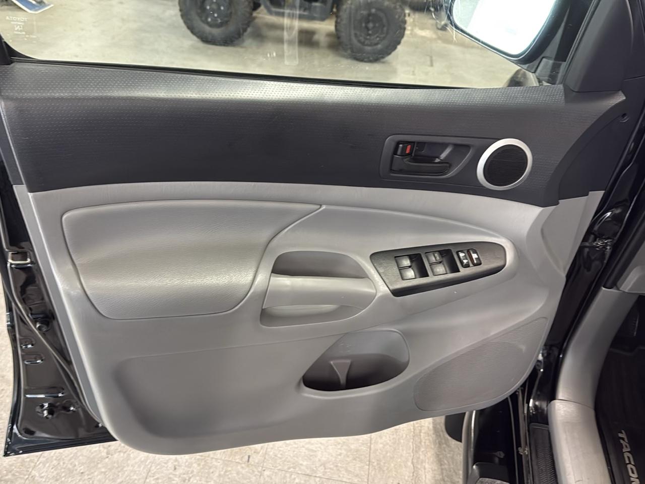 Toyota Tacoma Double Cab 4WD 2014