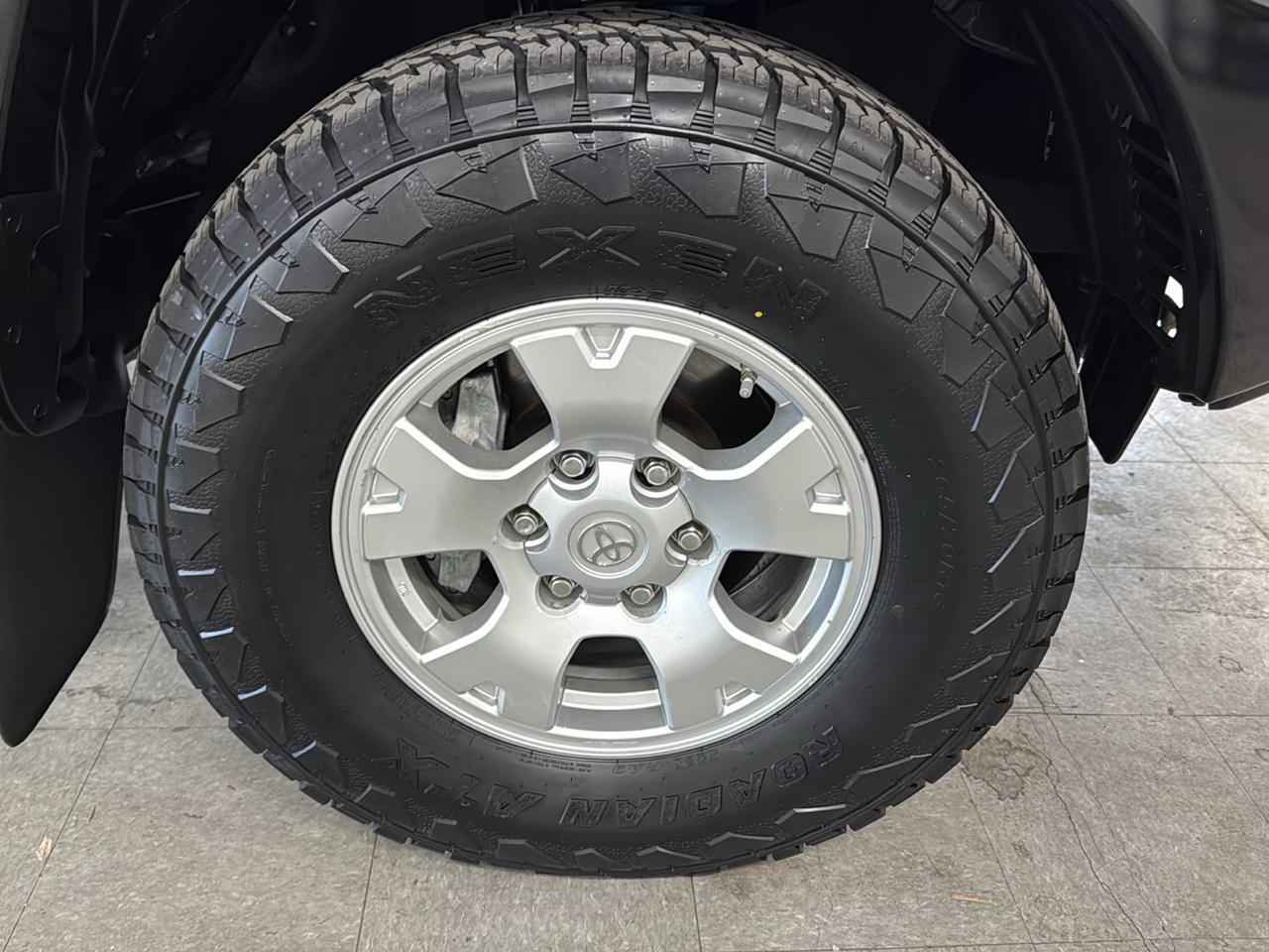 Toyota Tacoma Double Cab 4WD 2014