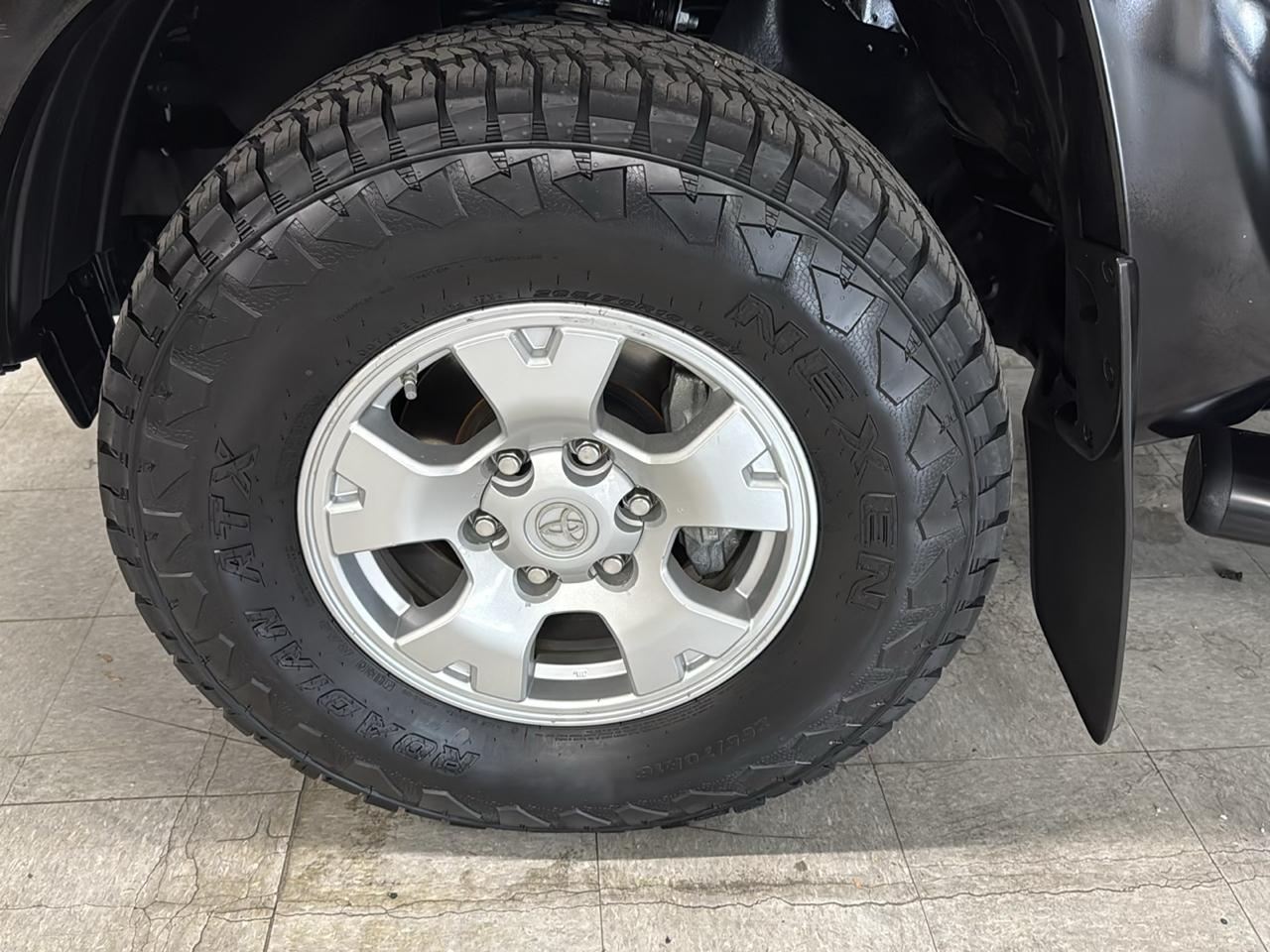 Toyota Tacoma Double Cab 4WD 2014