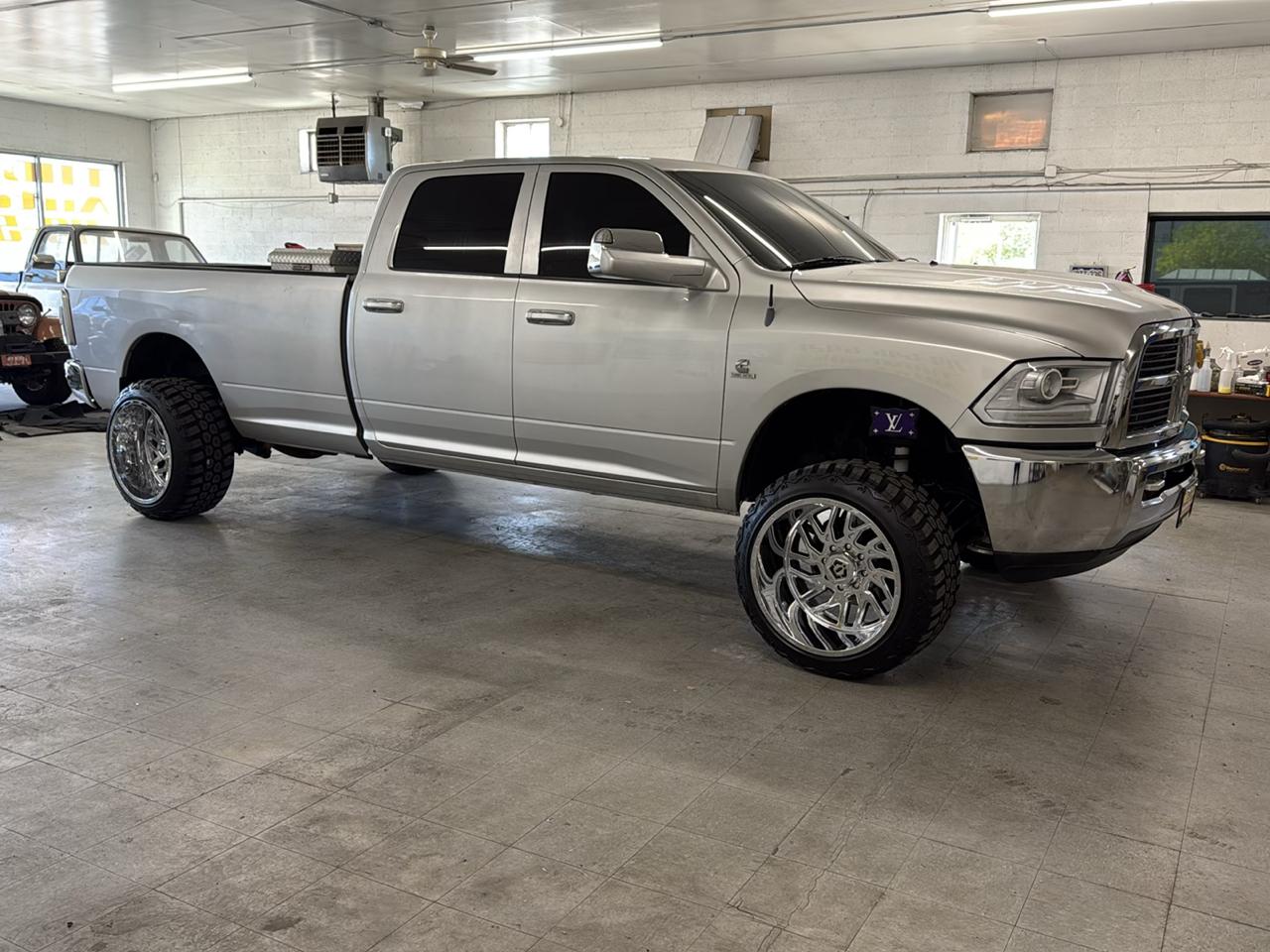 RAM 2500 SLT Crew Cab 4WD 2012