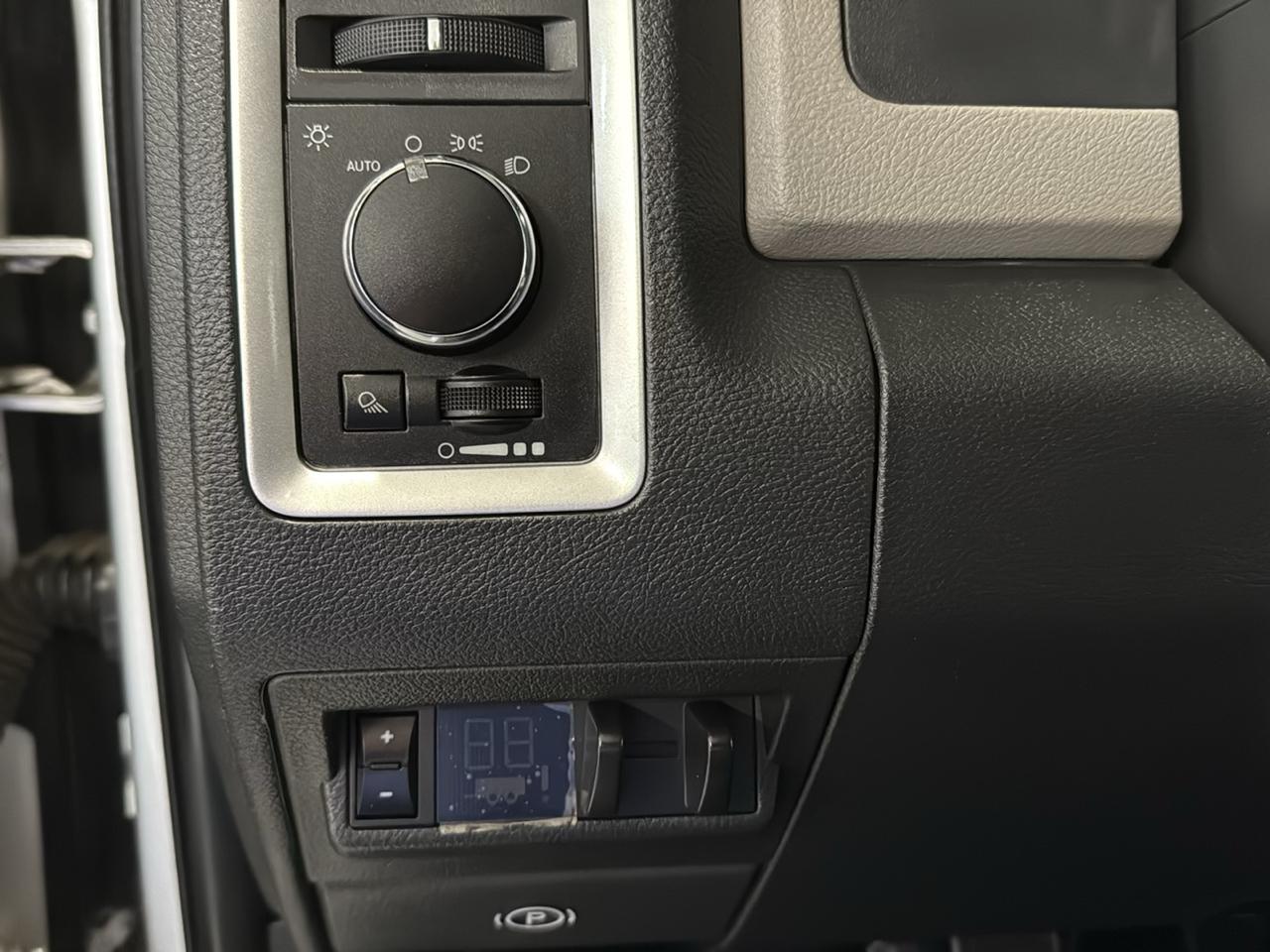 RAM 2500 SLT Crew Cab 4WD 2012