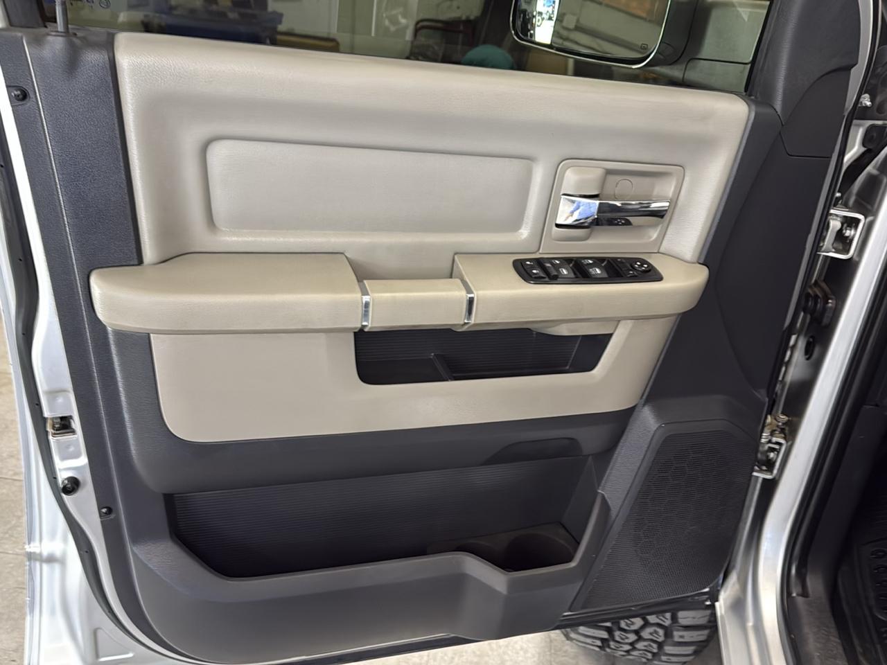 RAM 2500 SLT Crew Cab 4WD 2012