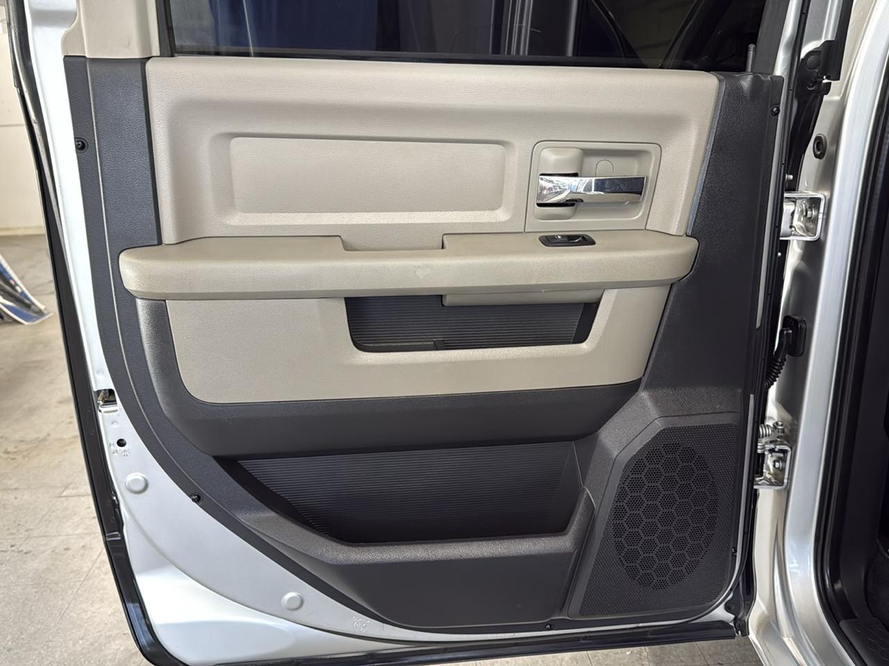 RAM 2500 SLT Crew Cab 4WD 2012