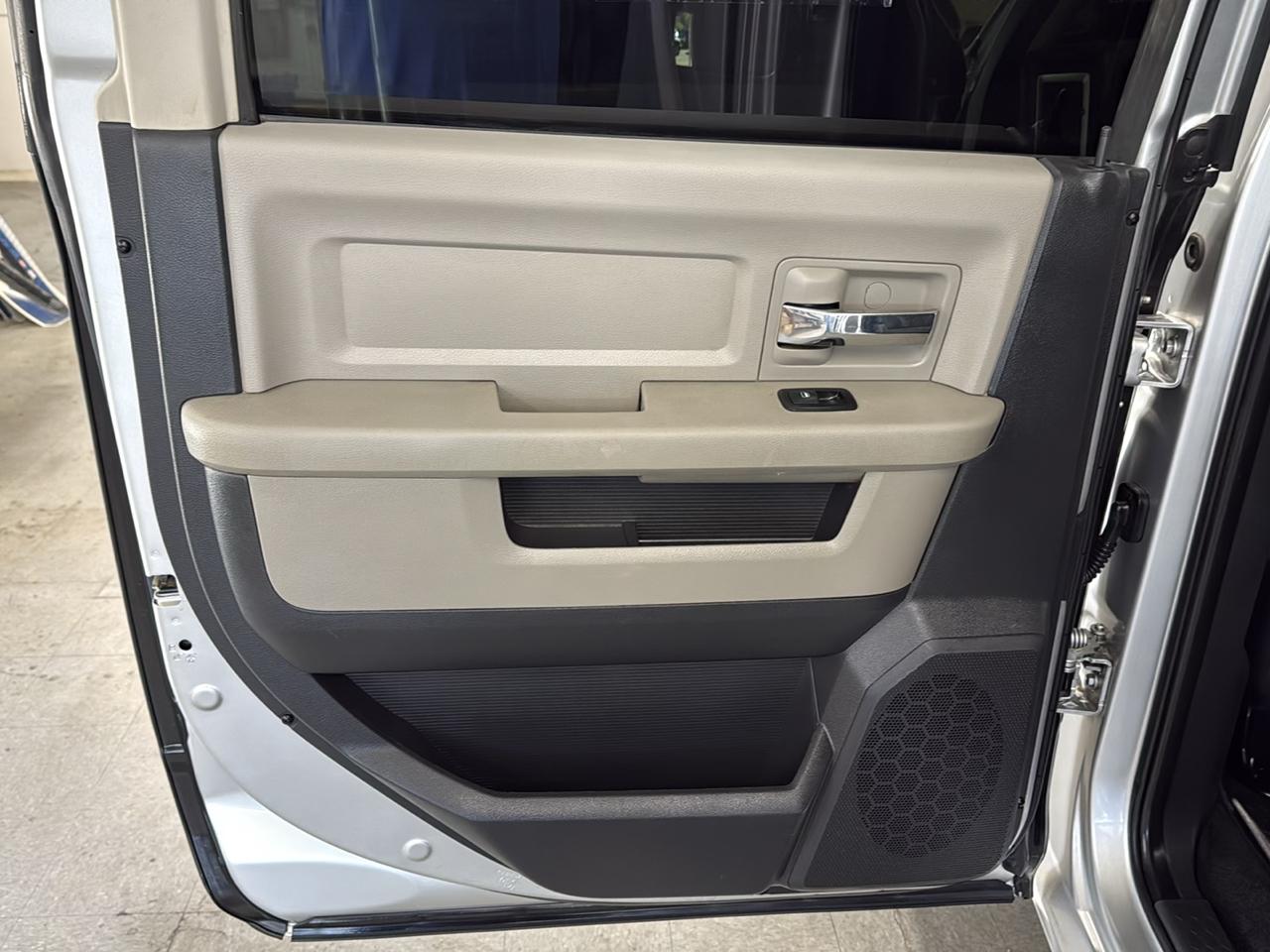 RAM 2500 SLT Crew Cab 4WD 2012