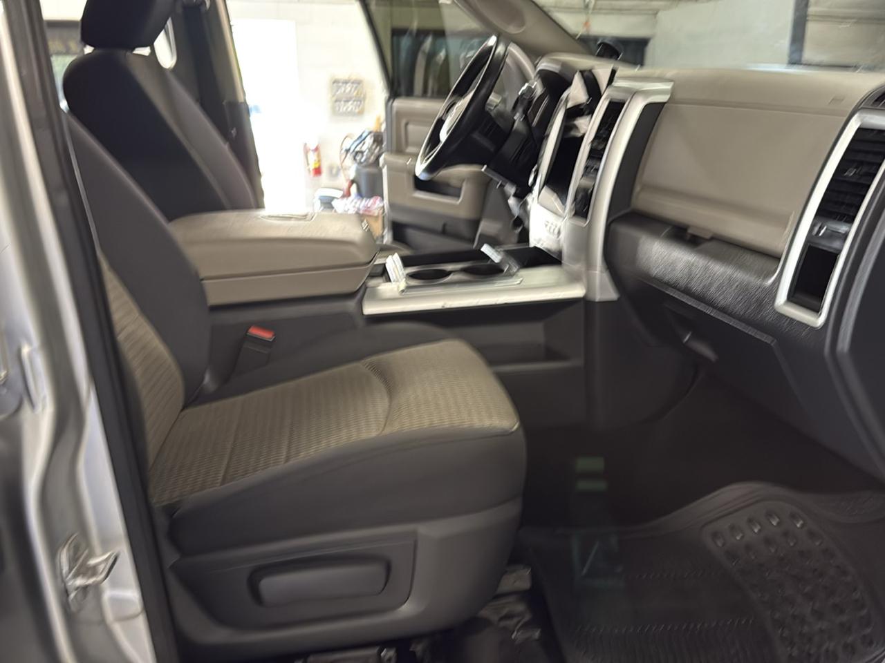 RAM 2500 SLT Crew Cab 4WD 2012