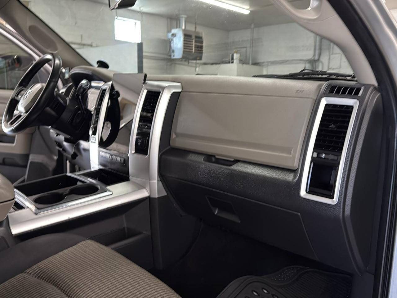 RAM 2500 SLT Crew Cab 4WD 2012