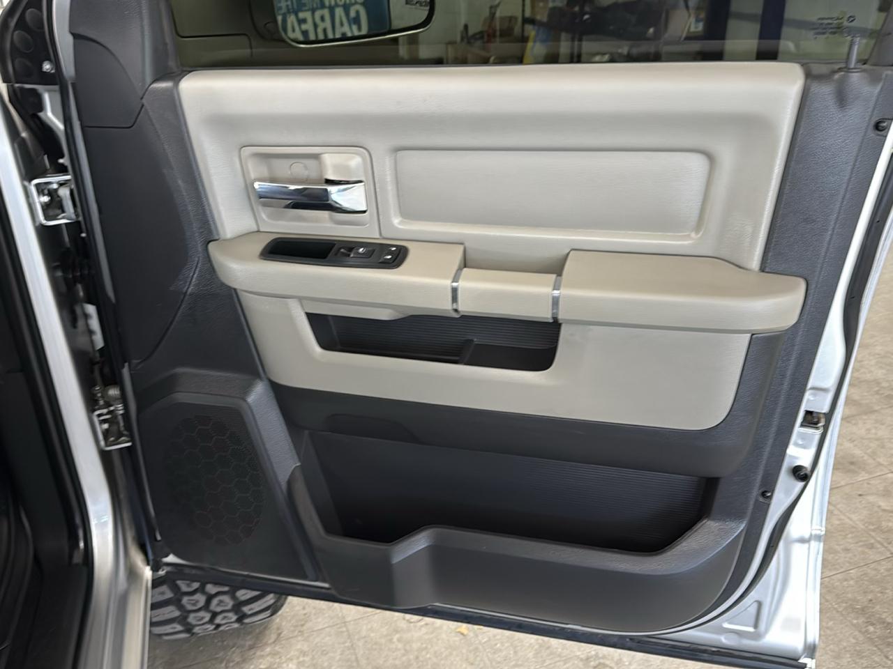RAM 2500 SLT Crew Cab 4WD 2012