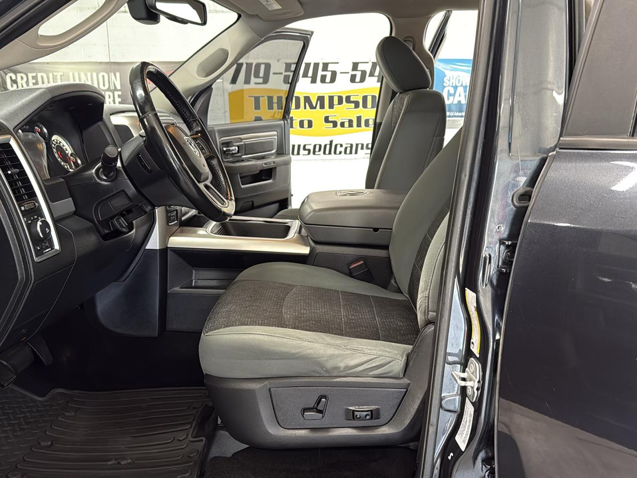 RAM 1500 Big Horn Crew Cab 4WD 2016