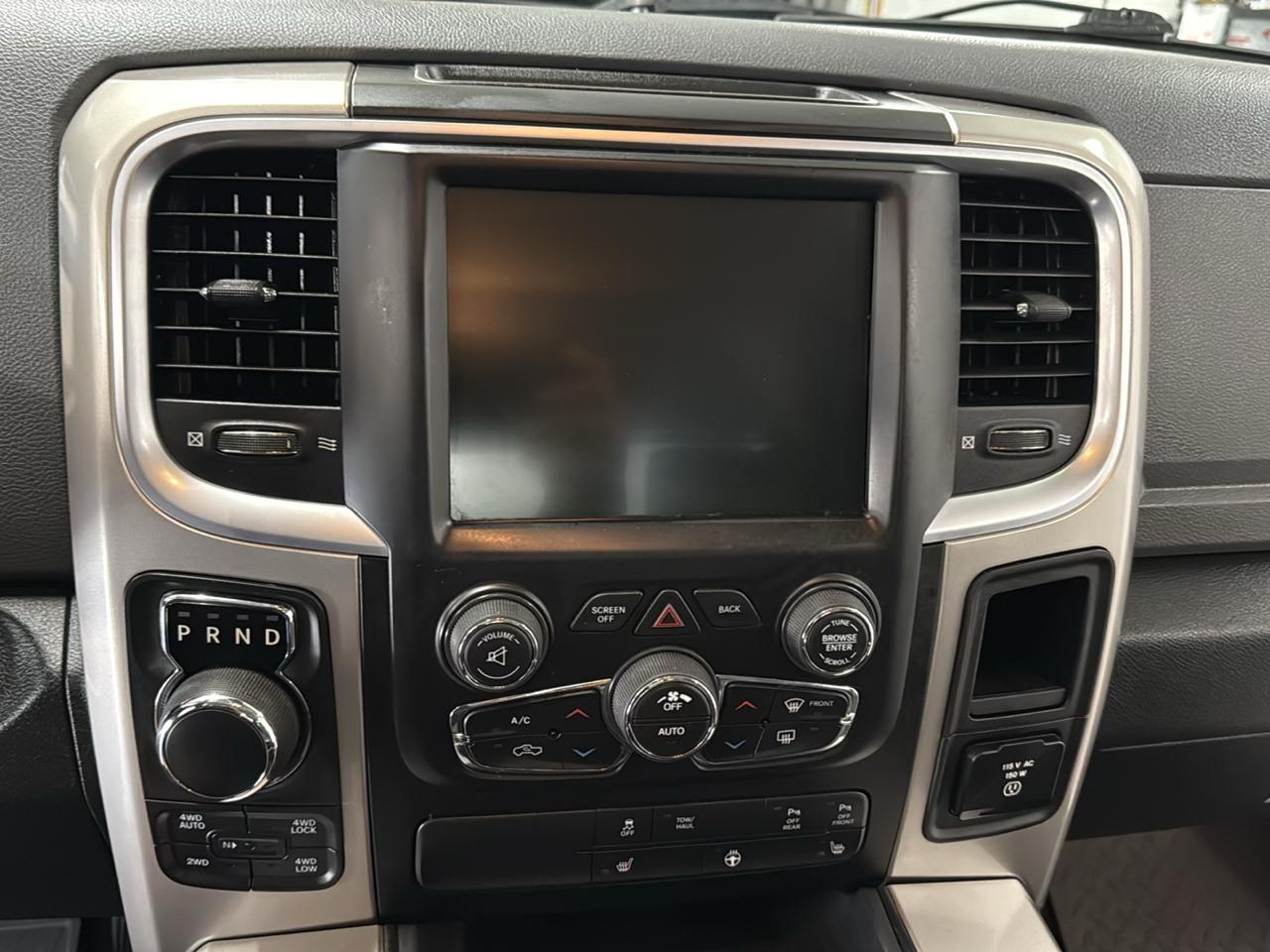 RAM 1500 Big Horn Crew Cab 4WD 2016