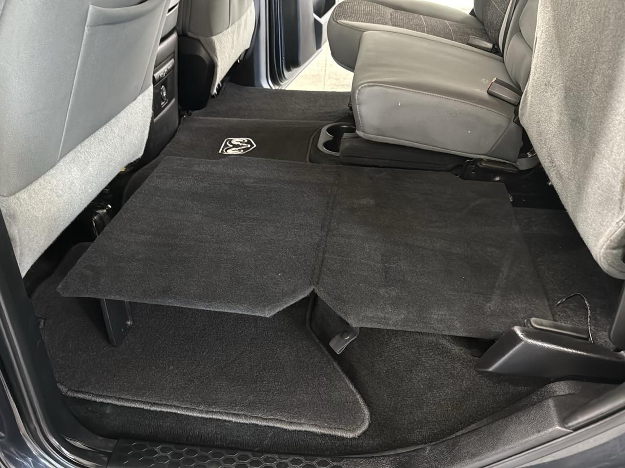 RAM 1500 Big Horn Crew Cab 4WD 2016
