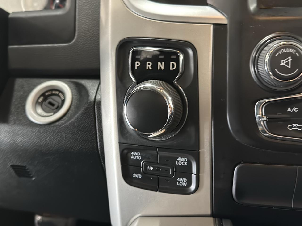 RAM 1500 Big Horn Crew Cab 4WD 2016