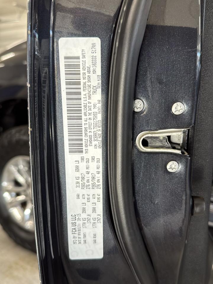 RAM 1500 Big Horn Crew Cab 4WD 2016
