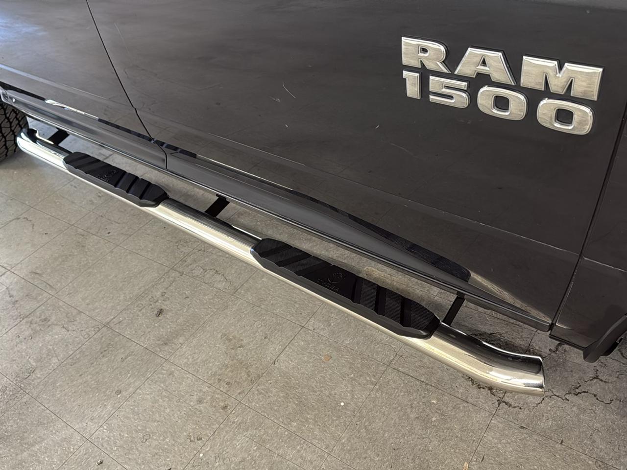 RAM 1500 Big Horn Crew Cab 4WD 2016