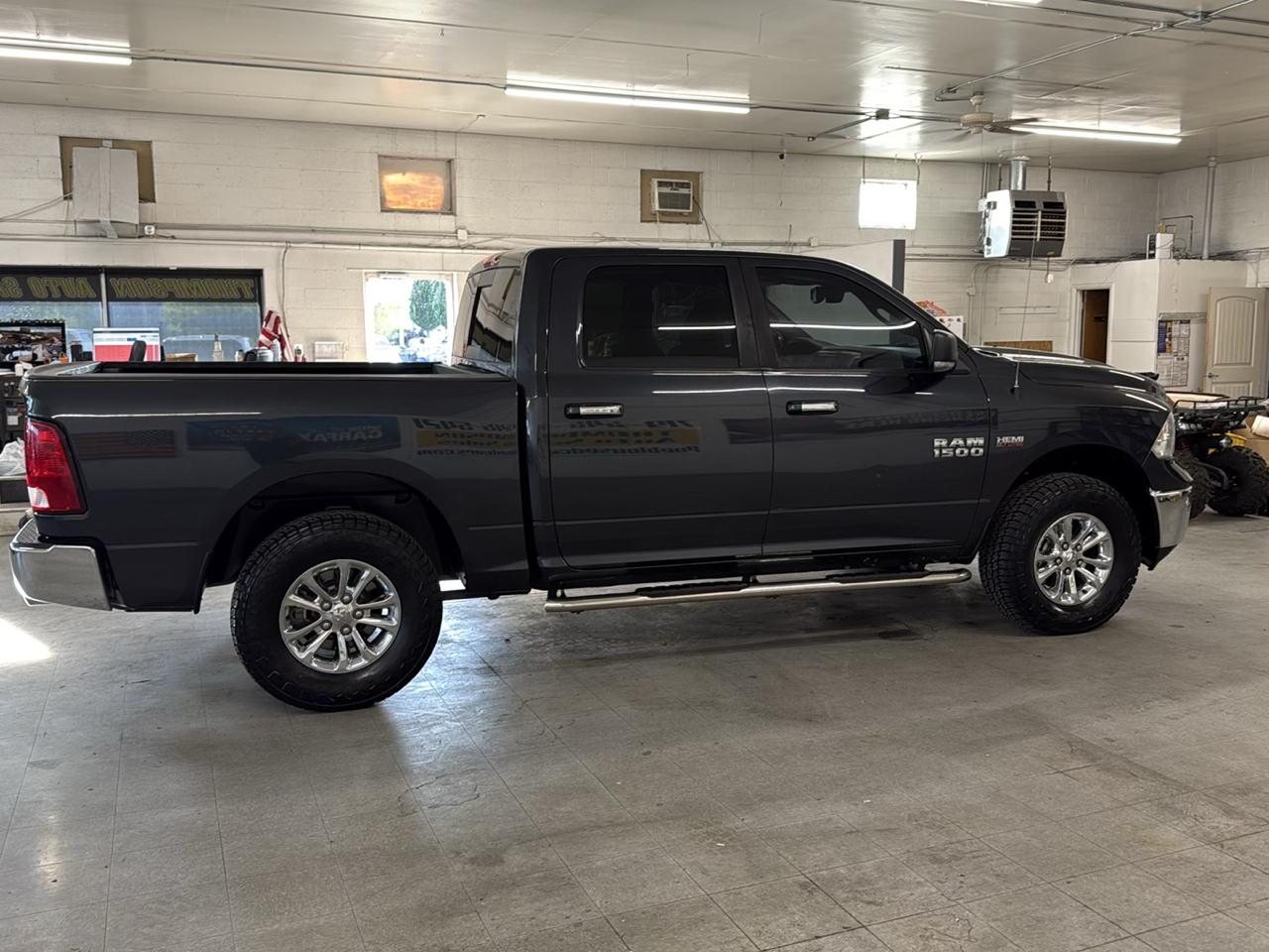 RAM 1500 Big Horn Crew Cab 4WD 2016