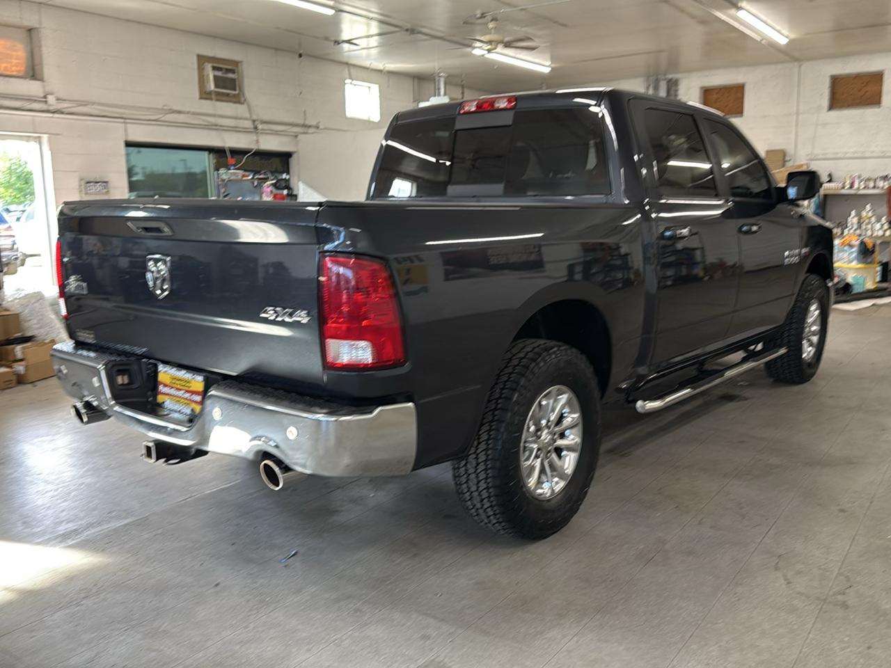 RAM 1500 Big Horn Crew Cab 4WD 2016