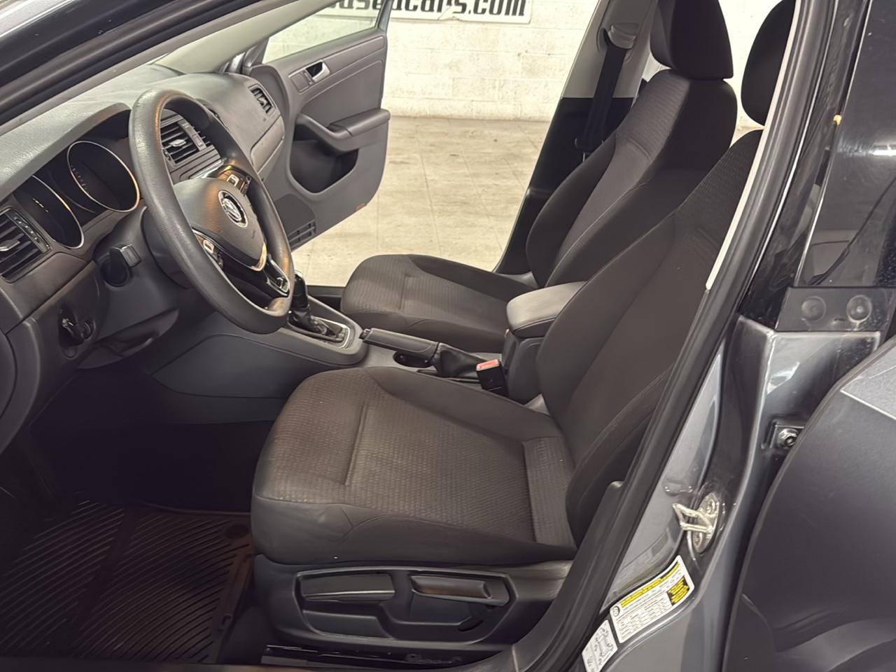 Volkswagen Jetta  2016