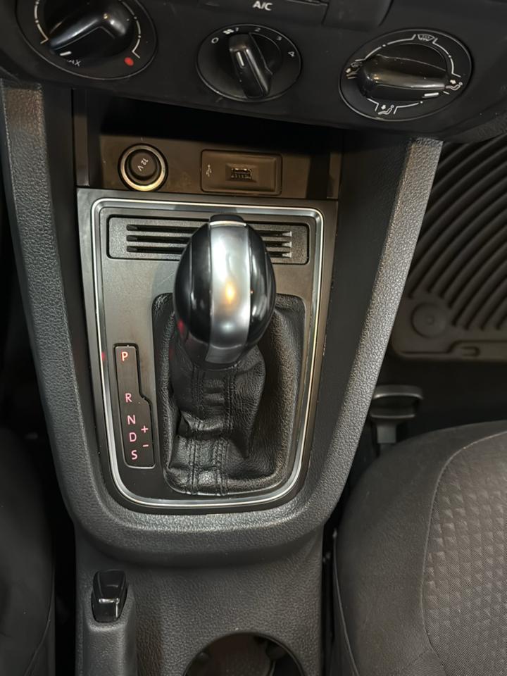 Volkswagen Jetta  2016