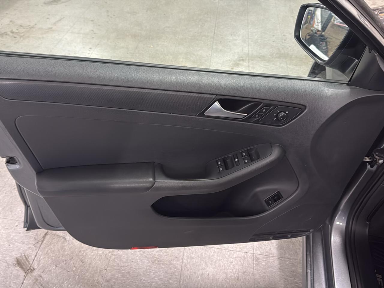 Volkswagen Jetta  2016