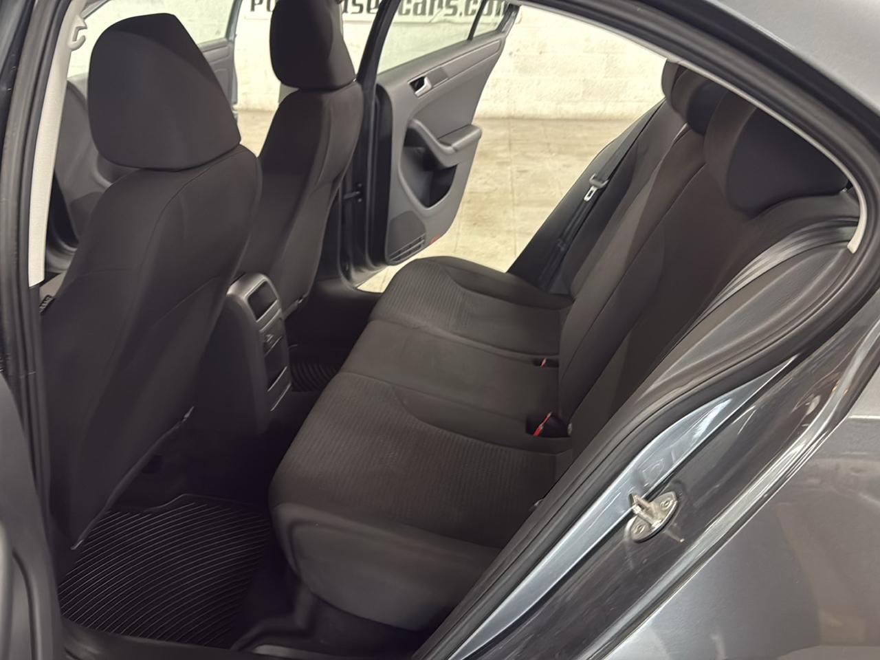Volkswagen Jetta  2016