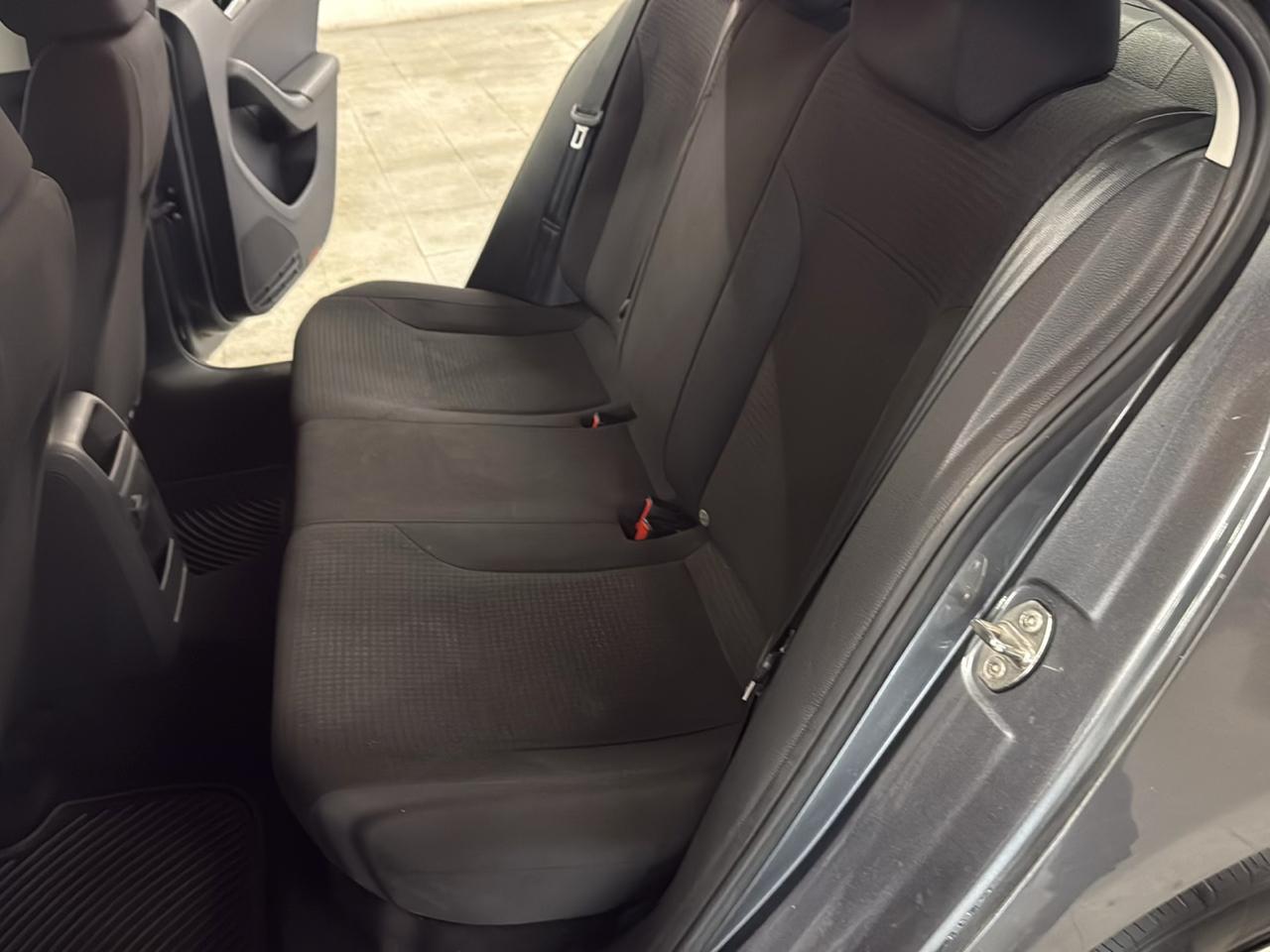 Volkswagen Jetta  2016