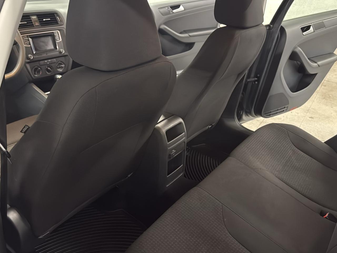 Volkswagen Jetta  2016