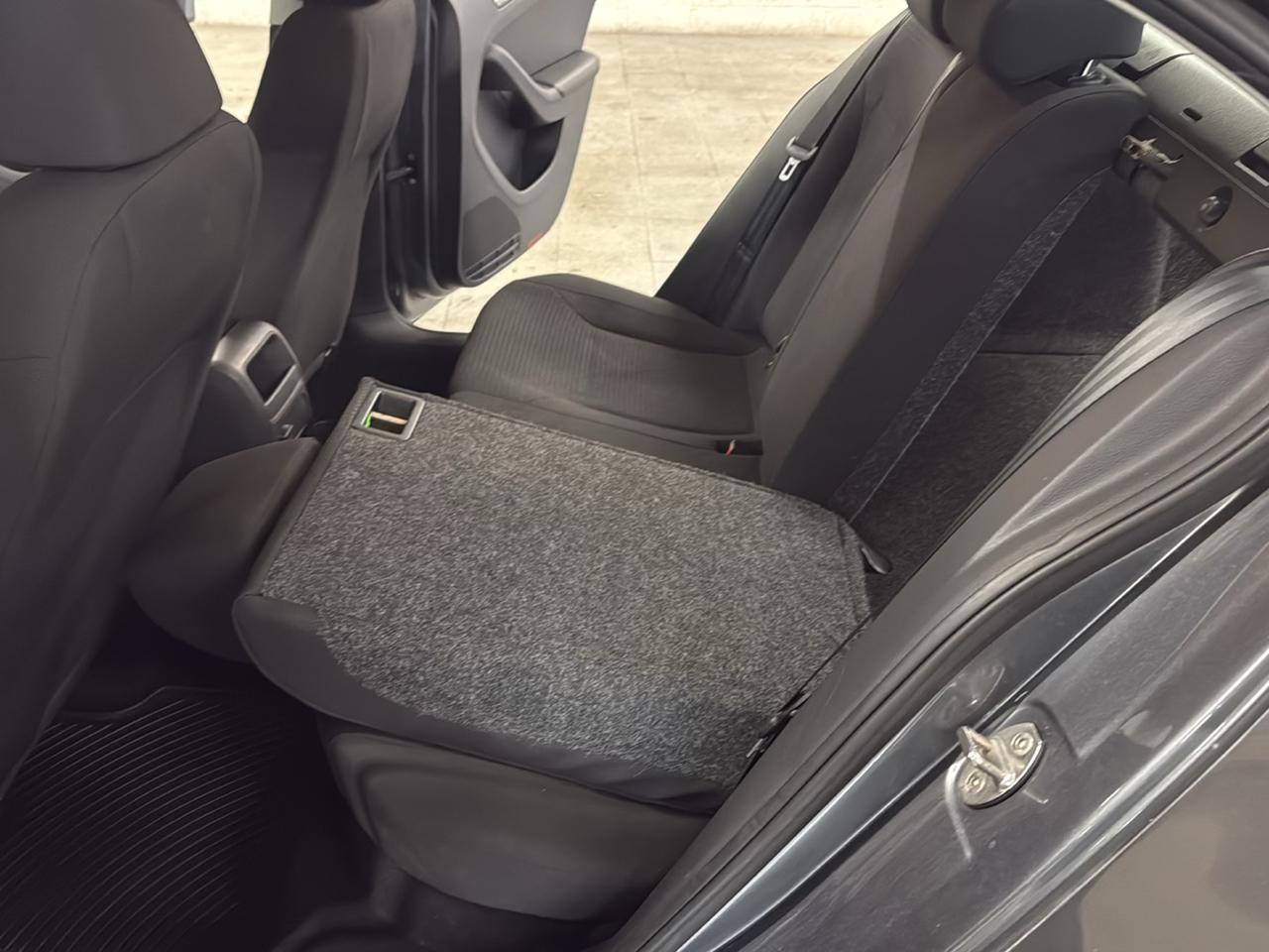 Volkswagen Jetta  2016